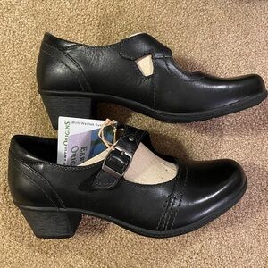 Earth Origins Meredith Black Leather Shoe